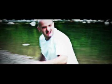 Shockin' Head - Falling in Reverse [OFFICIAL VIDEO]